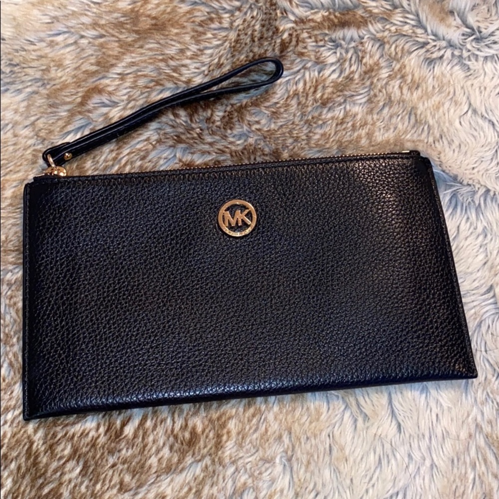 Michael kors leather clutch wallet wristlet
